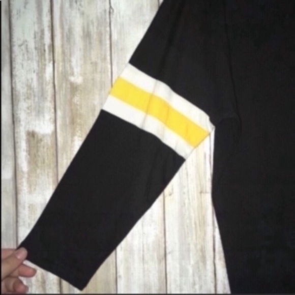 MLB Pittsburgh Pirates Long Sleeve Tee - Picture 3 of 5